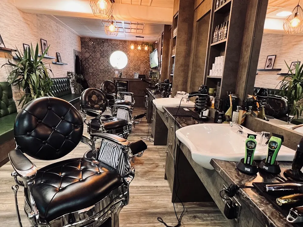 The London Gents barber chairs and mirrors